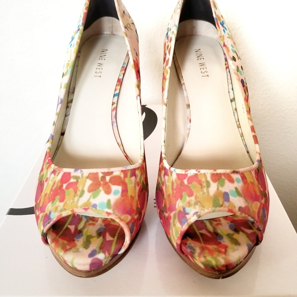 Nine West Watercolor Floral Heels - Picture 5 of 6